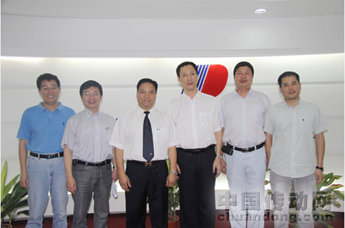 溫州大學(xué)領(lǐng)導(dǎo)來(lái)人民電器參觀考察
