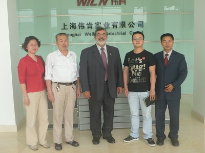 專(zhuān)家與我司領(lǐng)導(dǎo)合影留念