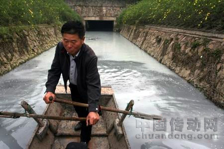 “牛奶河”，南太子湖中排污渠