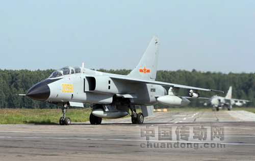 中國空軍“飛豹”戰(zhàn)機。