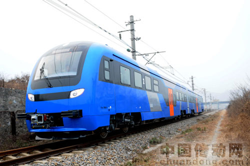中國動(dòng)力分散液力傳動(dòng)內(nèi)燃動(dòng)車組首次出口突尼斯