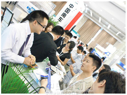 （圖為PCIM-ASIA現(xiàn)場大批采購商，市場需求可見一斑）