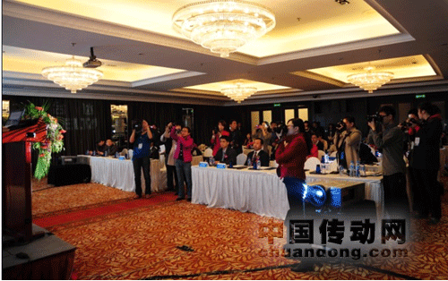 現(xiàn)場媒體對臺達CNC數(shù)控系統(tǒng)的推出表現(xiàn)出極高關注度