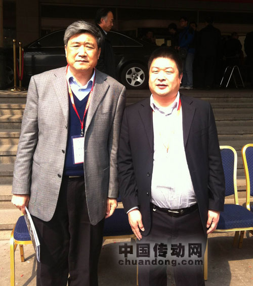深川電氣董事長葉益強(qiáng)（右一）與西安理工大教授、全國電力電子學(xué)會(huì)理事鐘彥儒合影