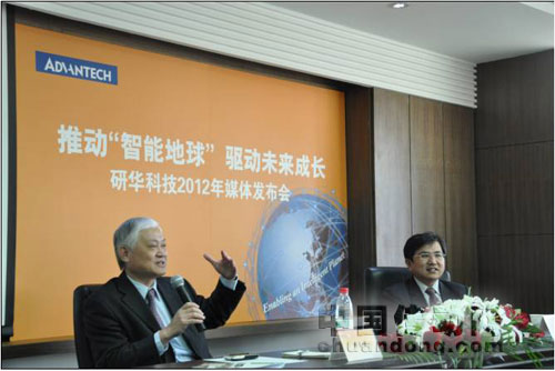 何春盛、蔡奇男先生接受媒體采訪