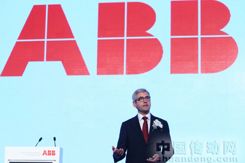 ABB集團離散自動化與運動控制業(yè)務(wù)部負責(zé)人史畢福在2012ABB自動化世界開幕式上作主旨演講